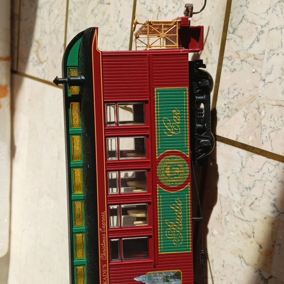 Thomas Kinkade's Christmas express/ Hawthorne village "studio car" train ,New - Picture 2 of 13